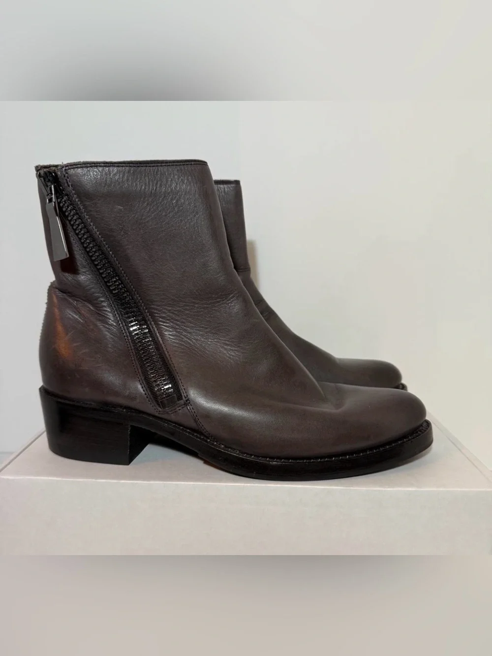 FRYE Women’s Demi side zip leather boot
